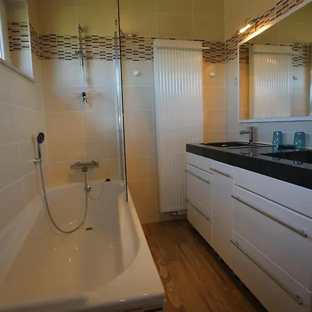 Du Baroudeur بيت للعطل سبا